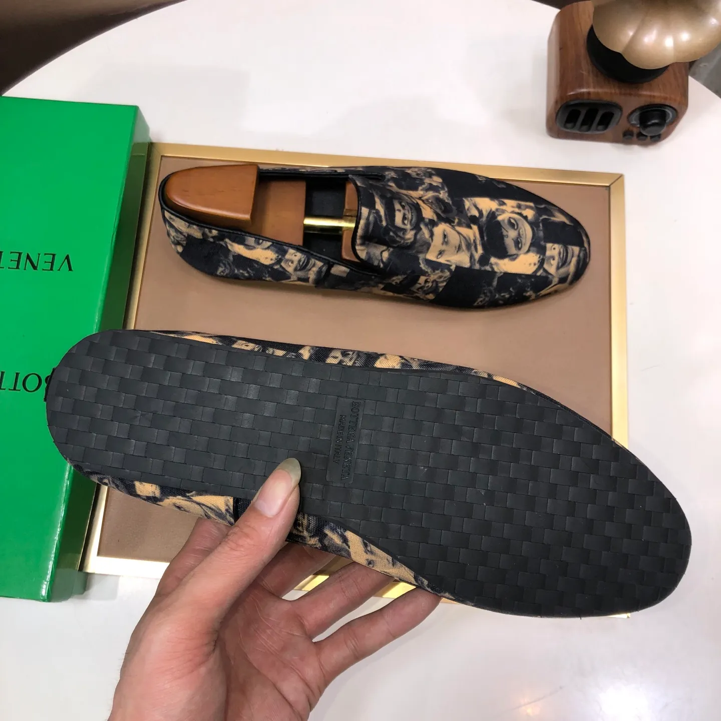 Men's shoes 💰460💰 [Botteg Venetta (BV)] (wallet shoes) exclusive new model official website new model The upper is made of high-quality top calfskin. Delicate feel and flowing luxurious texture. Tailor-made for refined men to create a noble aura. Detailed and regular Mark hand-stitching. Smooth lines. Full sheepskin lining, comfortable to wash sweat. 38-44